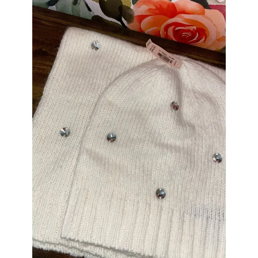 NWT Victoria’s Secret White Rhinestone Beanie Hat & Infinity Scarf Set Cozy $75
